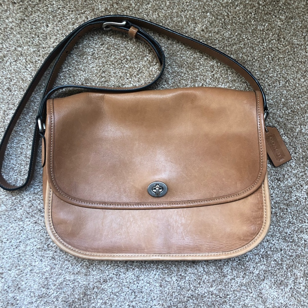 Vintage Coach crossbody purse